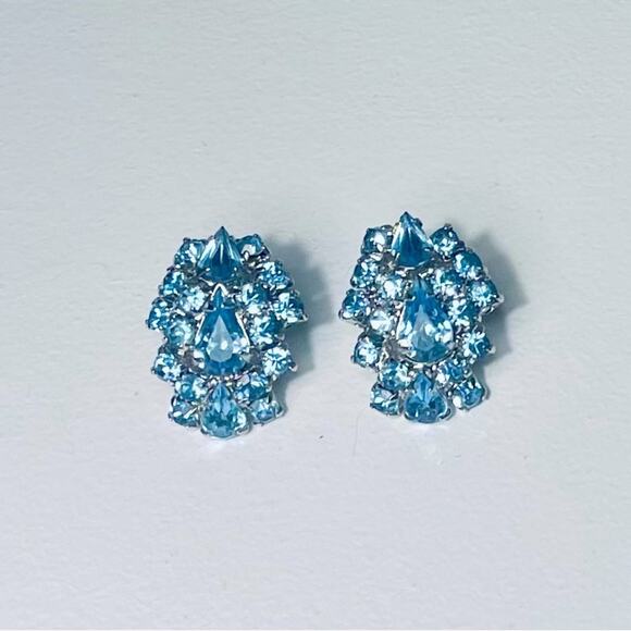 Vintage MCM 50s Blue Rhinestone Cluster Screw-Back Earrings Special Occasion - Picture 3 of 12